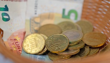 Čakajú nás novinky. Hotovosť už nebude iba v bankovkách a minciach