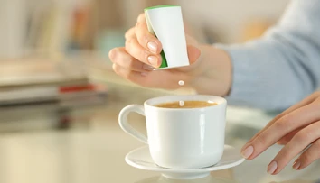 Odborníci varujú. S umelými sladidlami to nepreháňajte, môžu škodiť žalúdku