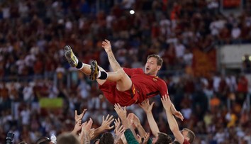 Tottimu sa dostalo veľkej pocty. Toto pre svoju legendu neurobil žiaden klub