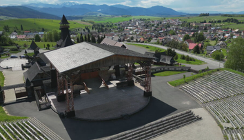 Dejisko nášho najväčšieho folklórneho festivalu. Pozrite sa s nami, ako vznikal amfiteáter vo Východnej