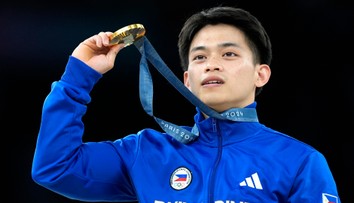 Filipínsky zlatý medailista je doma hrdinom. Čaká ho kráľovská odmena, nový byt či jedlo dokonca života zadarmo