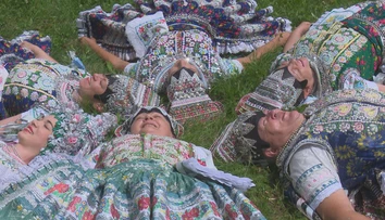 Ženičky z Čajkova pózovali svetoznámemu fotografovi