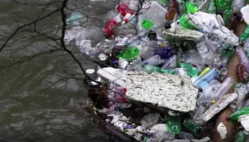 Dobrovoľníci čistili Hornád. V srdci národného parku vyzbierali desiatky vriec odpadu