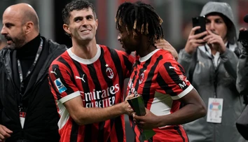 Serie A: AC Miláno sa radovalo z výhry napriek oslabeniu, Bologna stratila dvojgólové vedenie