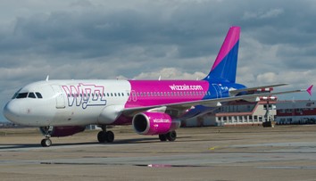 Štrnásťročný chlapec uviazol na letisku aj napriek zakúpenej letenke. Nepochopiteľná reakcia leteckej spoločnosti