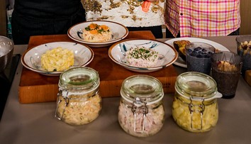 Tej chuti neodoláte. Urobte si doma vlastný parížsky, zemiakový či zelerový šalát