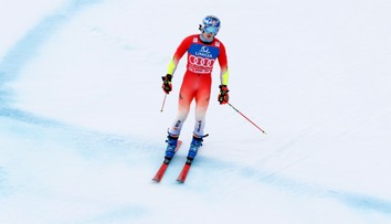 Zaváhanie Odermatta prišlo až v poslednom obrovskom slalome sezóny. Jeho chybu využil na víťazstvo Meillard
