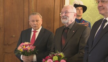 Exprezidenti sa stretli na obede u Z. Čaputovej. Chvíľu sa podpichovali pre komunistickú minulosť
