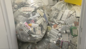 Lekárne museli skladovať stovky kíl vyhodených liekov. Štát si nesplnil povinnosť a odpad nevyzbieral načas