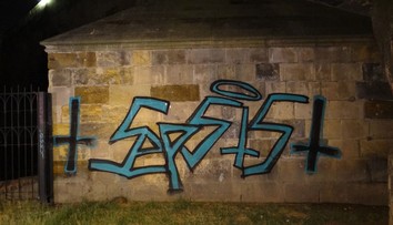 Dvaja cudzinci posprejovali pýchu Prahy, hrozia im roky za mrežami