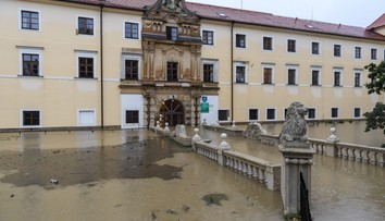 V Stupave zaplavilo kaštieľ, kde sídli domov sociálnych služieb. Takto hrozivo to v ňom aktuálne vyzerá