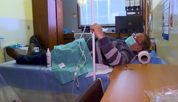 Ladislav na prežitie potrebuje dialýzu. Na rozdiel od iných ju dostáva doma počas spánku