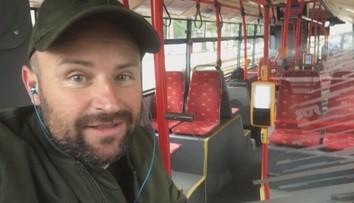 Redaktor Televíznych novín využíval na cestu do práce celý rok iba MHD. Koľko ušetril?