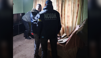 Nechutný prípad zo stredného Slovenska. Len 6-ročné dievčatko mal muž opakovane fotiť nahé v sexuálnych polohách