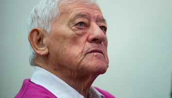 Súdny spor dvoch legiend slovenského hokeja sa skončil. Šťastný sa musí ospravedlniť Golonkovi