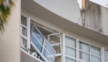 Na strechu známeho hotela v Austrálii spadol vrtuľník, pilot zahynul