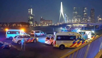 Útočník v Rotterdame nožom zabil jedného človeka a druhého zranil