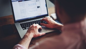 V skupinách na sociálnej sieti sa šírila detská pornografia