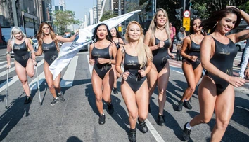 Tieto krásky sa pobijú o titul Miss BumBum. Jedna zo súťažiacich má amputovanú nohu