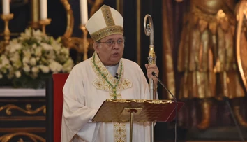 Trnavský arcibiskup Orosch prelomil mlčanie. Ospravedlnil sa rodinám obetí zo Zámockej a dodal, že všetci sme hriešni