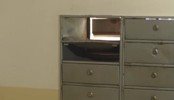 Učiteľovi v Prievidzi žiak vyhodil schránku do vzduchu. Malo ísť o pomstu