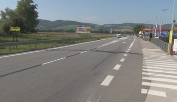 Podnikateľ sa vynašiel. Takto vraj premaľoval plnú čiaru na prerušovanú, aby sa k nemu dostali