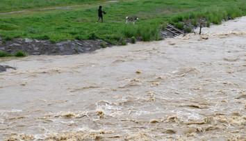 Pobaltské štáty postihli silné búrky, o život prišla jedna žena