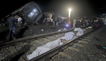 Desivá bilancia zrážky vlakov v Indii. Našli už najmenej 288 mŕtvych