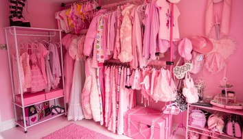 Trend Barbie útočí, ovládol aj módny priemysel. Značky rýchlej módy produkujú množstvo ružového oblečenia