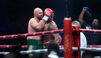 VIDEO: Fury mal namále. Iba tesne zdolal bývalého šampióna MMA Ngannoua