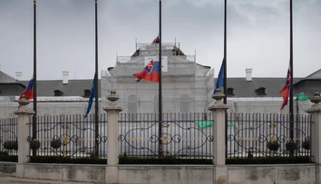 Na Slovensku bol štátny smútok, pripomínali sme si obete nehody pri Nitre