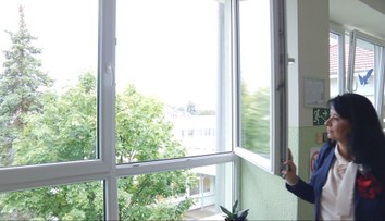 Ako často vetrať, aby sa školáci neučili vo vydýchanom vzduchu? Pomôcť majú „zvedavé nosy“