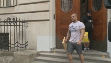 Sudca neposlal trojicu obvinených z extrémistickej trestnej činnosti do väzby