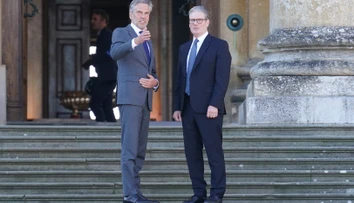 Britský premiér Starmer sľubuje nový impulz vo vzťahoch s Francúzskom