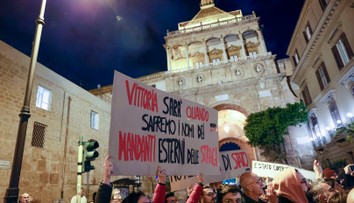 Chválil sa tým, že jeho obete by zaplnili celý cintorín. Takto vyzerá Palermo po zadržaní najvyššieho bosa mafie