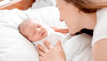 Mladé slovenské mamičky si prilepšia aj o stovky eur mesačne. Mení sa základná podmienka materskej