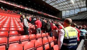 Škandál na Old Trafford! Zápas zrušili kvôli zabudnutej atrape bomby