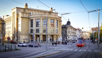 Univerzity pre COVID-19 posúvajú termíny prihlášok. Prečítajte si, čo radia študentom