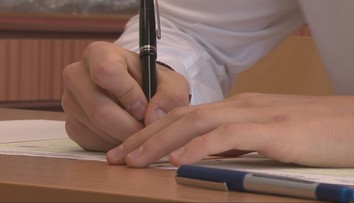 Maturantov čakajú písomné skúšky. Pri písaní slohu musia myslieť na dôležitú novinku