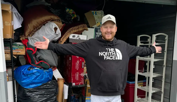 Neuveriteľné šťastie. Muž kúpil sklad za pár drobných, našiel mnoho nových vecí s obrovskou hodnotou