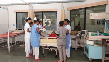 Indický súd nariadil vykonať interrupciu u 13-ročnej obete znásilnenia