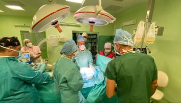 Lekári z Košíc si pripísali slovenské prvenstvo. Duálna transplantácia vrátila mladú ženu do života
