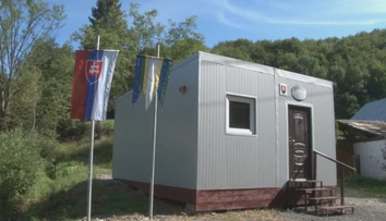 Starosta Príkrej úraduje z unimobunky. Za internetom musí cestovať do Svidníka