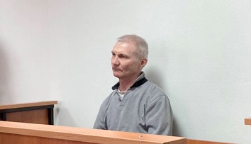 Ruského otca, ktorého odsúdili za obrázok dcéry, zadržali v Minsku