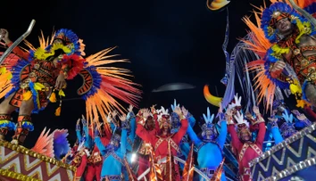 OBRAZOM: Rytmus samby a noc plná tanca a farieb. Karneval v Riu de Janeiro sa vrátil v plnej sile
