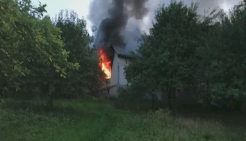 V obci Skalité horel rodinný dom. Štyrom ľuďom pomohol zachrániť si holý život sused