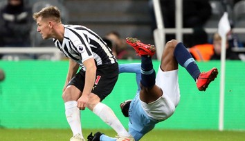 Dúbravkov Newcastle otočil s Manchestrom City, MUFC v závere vyrovnali