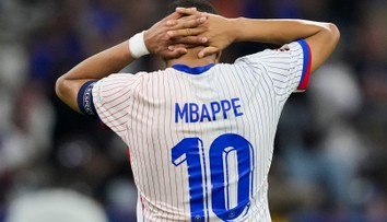 Mbappé od PSG požaduje desiatky nevyplatených miliónov. Do hry už vstúpila aj francúzska liga