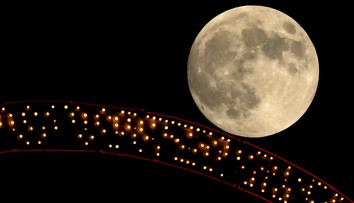 OBRAZOM: Nočnú oblohu rozžiaril najjasnejší superspln tohto roka