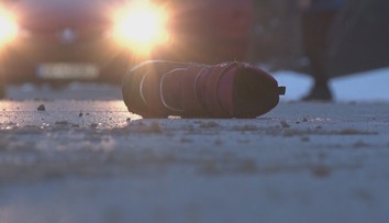Tragédia na Liptove. Dievčatko skončilo pri sánkovačke pod kolesami auta, zraneniam podľahlo